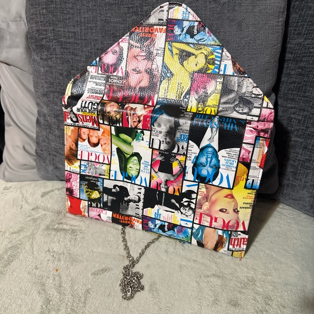 Colorful Magazine Print Clutch - Picture 3 of 3
